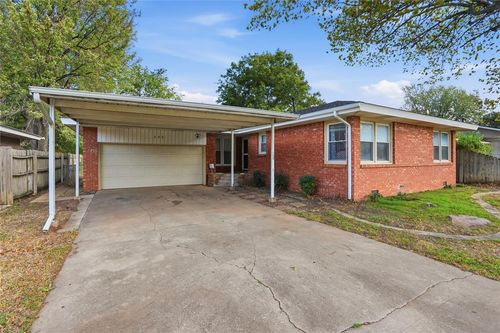 305 W Glenhaven Dr, Midwest City, OK, 73110-4423 | Card Image