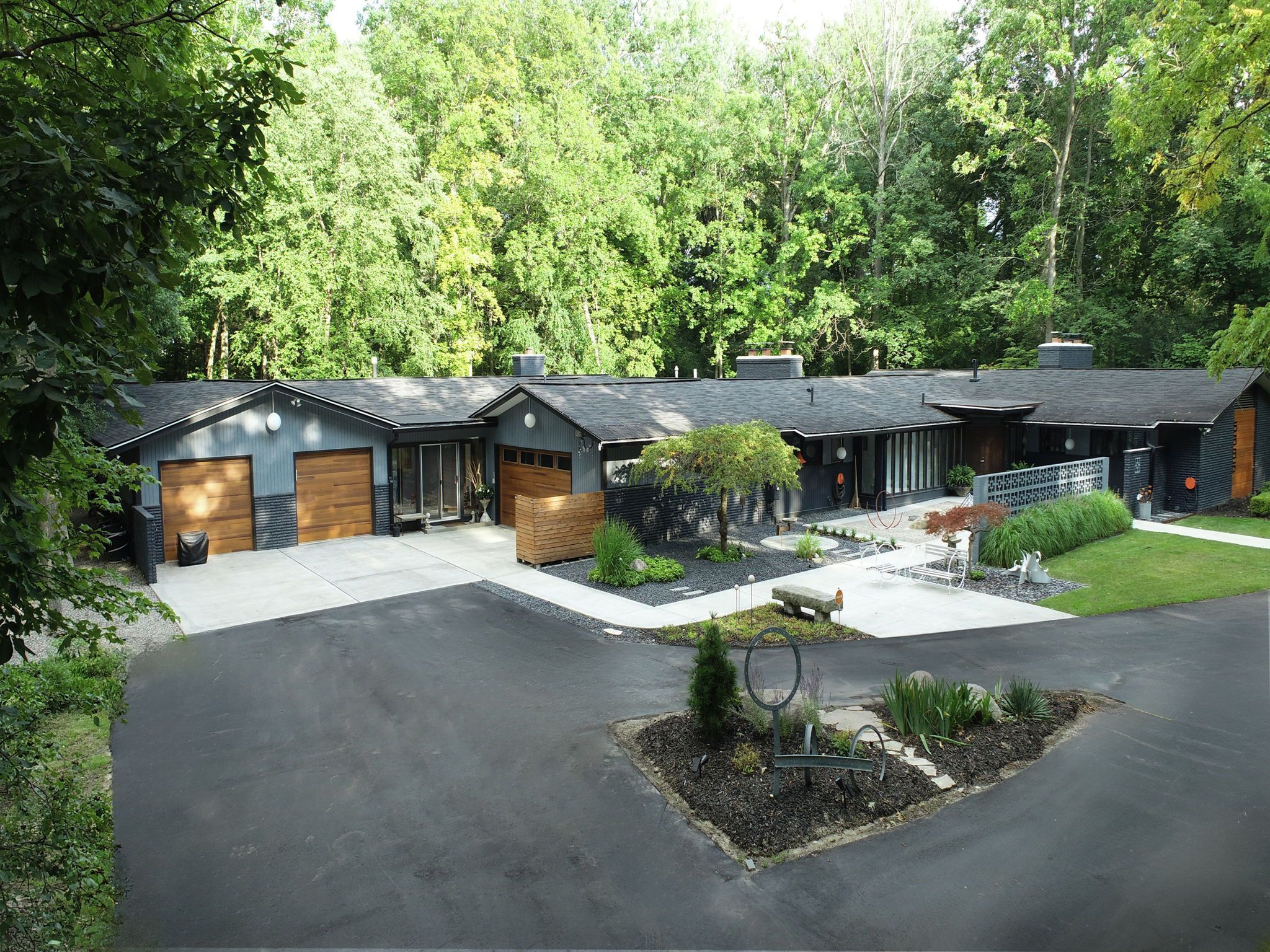 Bywood Rd, Bloomfield Hills, MI 48302