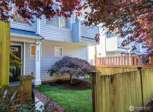 a-8520 Midvale Ave N, Seattle, WA, 98103-4032 | Card Image