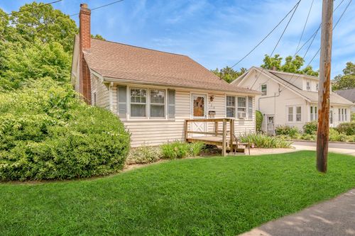 528 Washington Ave, Lindenhurst, NY, 11757-5344 | Card Image