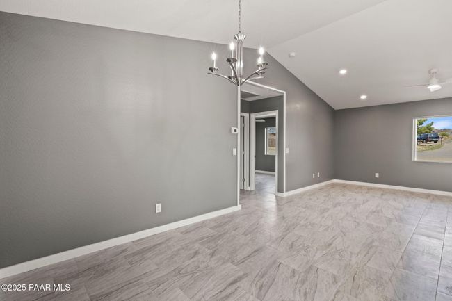 Dining Area | Image 13