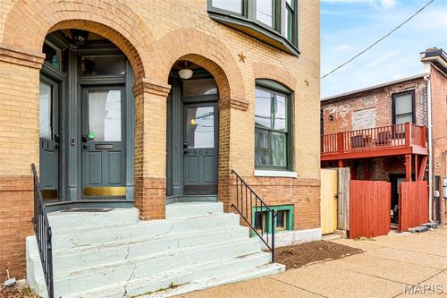 909 Victor St, Saint Louis, MO, 63104-4335 | Card Image