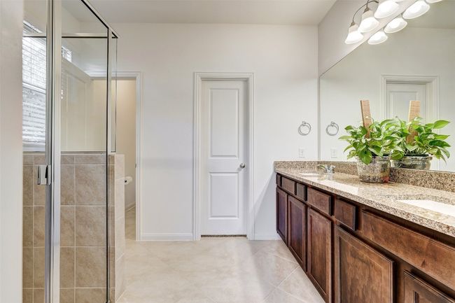 2nd primary bath | Image 10