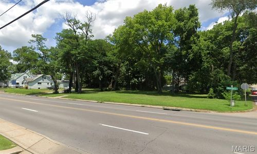 2004 Broadway St, Cape Girardeau, MO, 63701-4512 | Card Image