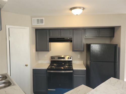 2402-7200 T C Jester Blvd, Houston, TX, 77088-7450 | Card Image