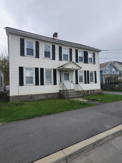 205 County St, Bennington, VT, 05201-1812 | Card Image