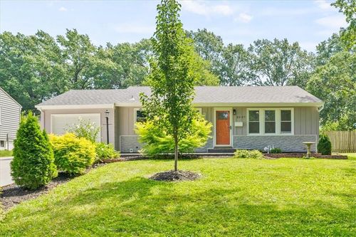 3507 Spring St, Independence, MO, 64055-3219 | Card Image