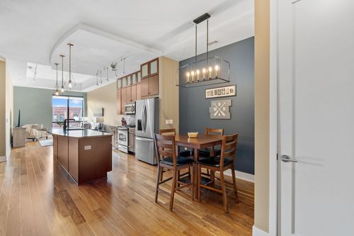 unit-408-100 3rd Ave S, Minneapolis, MN, 55401-2592 | Card Image