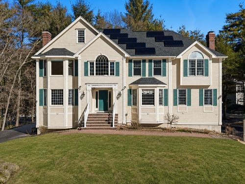 2 Pipers Gln, Andover, MA, 01810-2335 | Card Image