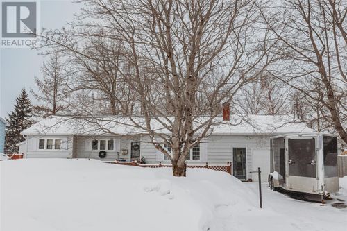 35 Macdonald Drive, Gander, NL, A1V1E9 | Card Image