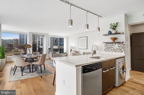 apt-206-1101 3rd St Sw, WASHINGTON, DC, 20024-4424 | Card Image