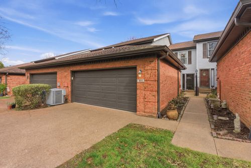 111 Hearthstone Manor Cir, Brentwood, TN, 37027-4341 | Card Image