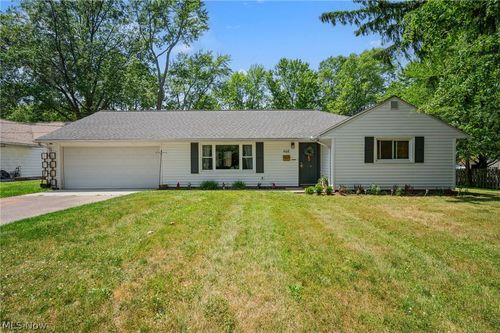 468 Karl Dr, Richmond Heights, OH, 44143-2542 | Card Image