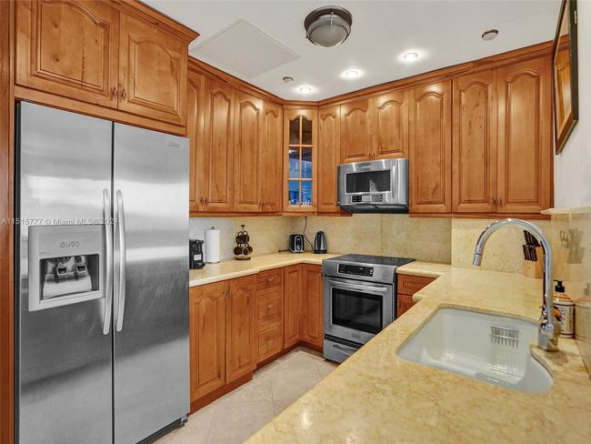 APT-1709 - 3180 S Ocean Dr, Condo with 2 bedrooms, 2 bathrooms and null parking in Hallandale Beach FL | Image 35