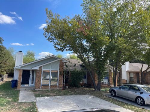 104 Oak Wood Ln, Kennedale, TX, 76060-5419 | Card Image