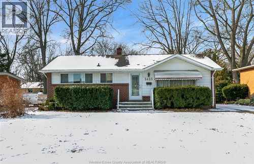3425 Rankin, Windsor, ON, N9E3C4 | Card Image