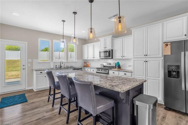 Kitchen area | Image 5