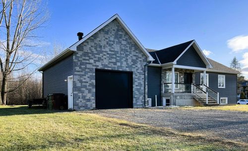 130 Rue Reid, Drummondville, QC, J2B8S2 | Card Image