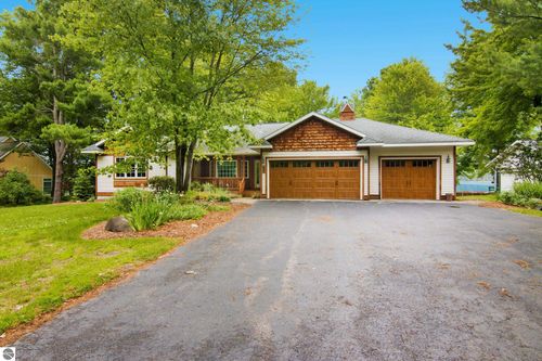 9506 Lakeside Dr, Alden, MI, 49612-9506 | Card Image