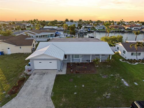 710 116th Ave, TREASURE ISLAND, FL, 33706-1024 | Card Image