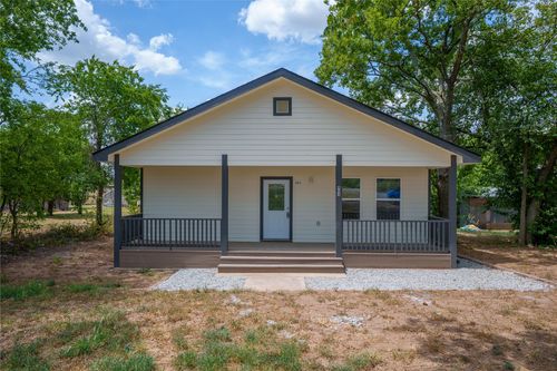 404 Campbell St, Bowie, TX, 76230-5629 | Card Image