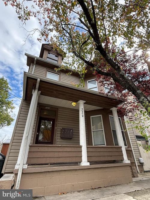 223 N Maple Ave, Martinsburg, WV, 25401-7502 | Card Image