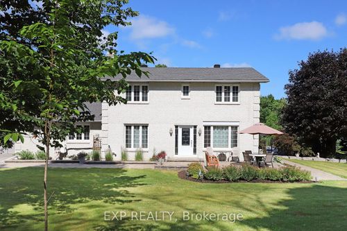 {{alt}} | Card Image