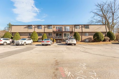 unit-13-2 Silvestri Cir, Derry, NH, 03038-1323 | Card Image