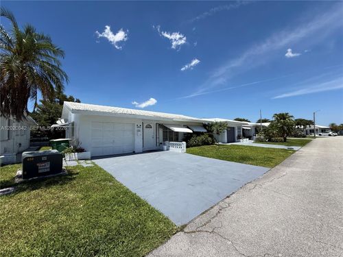 8107-8107 Nw 58th Pl, Tamarac, FL, 33321-4520 | Card Image
