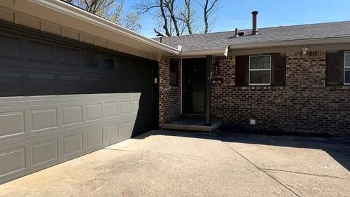 8149 E Zimmerly St, Wichita, KS, 67207-3253 | Card Image