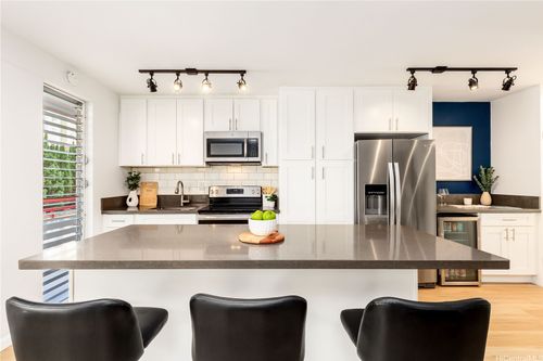 apt-206-1670 Kalakaua Ave, Honolulu, HI, 96826-2439 | Card Image