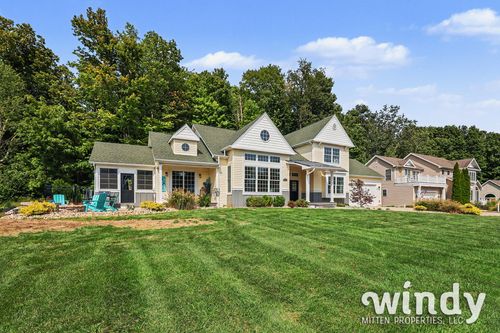8589 Heron Ct, Watervliet, MI, 49098-8713 | Card Image