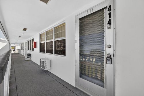 414 Windsor R, West Palm Beach, FL, 33417-2471 | Card Image
