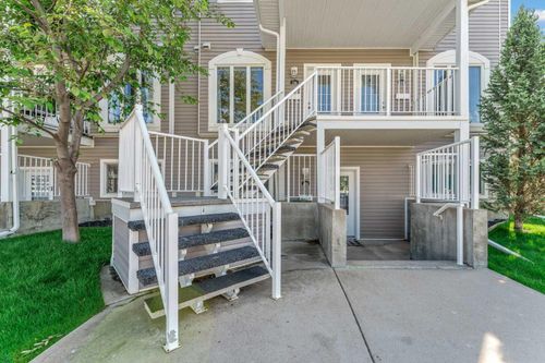 156 Somerset Lane Se, Medicine Hat, AB, T1B0E6 | Card Image