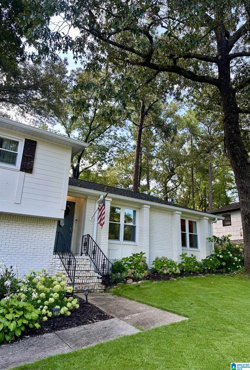 2221 Rocky Ridge Rd, Vestavia Hills, AL, 35216-4415 | Card Image