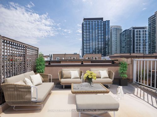 712-42 Western Battery Rd, Toronto, ON, M6K3P1 | Card Image