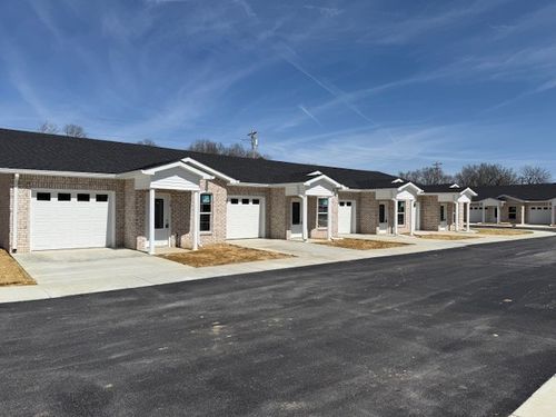 741 Kings Ln, Tullahoma, TN, 37388-5372 | Card Image