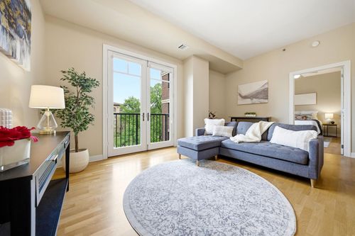 408-370 Marshall Ave, Saint Paul, MN, 55102-1913 | Card Image
