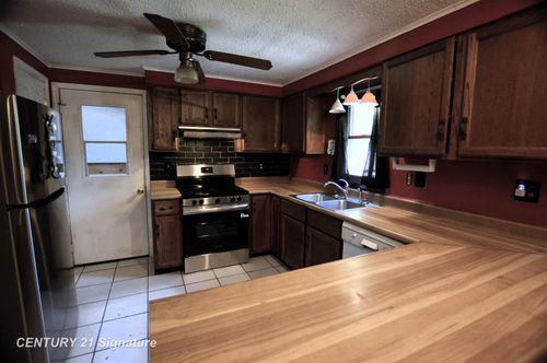 2867 S Mackinaw Rd, Kawkawlin, MI, 48631-9117 | Card Image