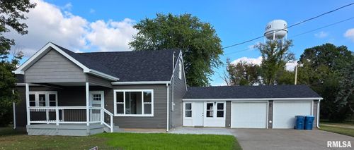 704 Spruce St, Savanna, IL, 61074-2820 | Card Image