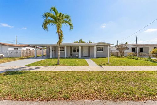 10451 Sw 150th Ter, Miami, FL, 33176-7769 | Card Image
