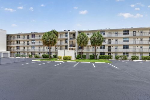 208-4501 Ne 21st Ave, Fort Lauderdale, FL, 33308-4778 | Card Image