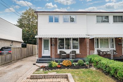 298 Waverly St S, Home with 3 bedrooms, 3 bathrooms and 4 parking in Oshawa ON | Image 1