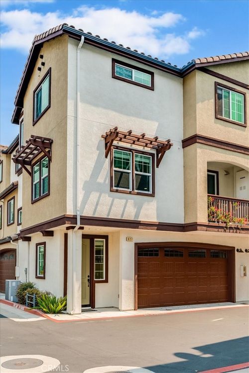 827 Basil Ln, San Luis Obispo, CA, 93401-7275 | Card Image