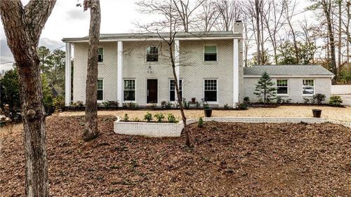 800 Glenairy Dr, Sandy Springs, GA, 30328-4219 | Card Image