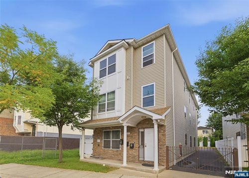 574 S 11th St, Newark, NJ, 07103-1818 | Card Image