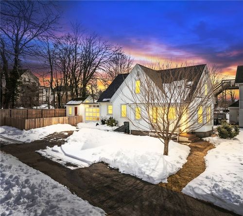 16 Spring St, Westerly, RI, 02891-2319 | Card Image