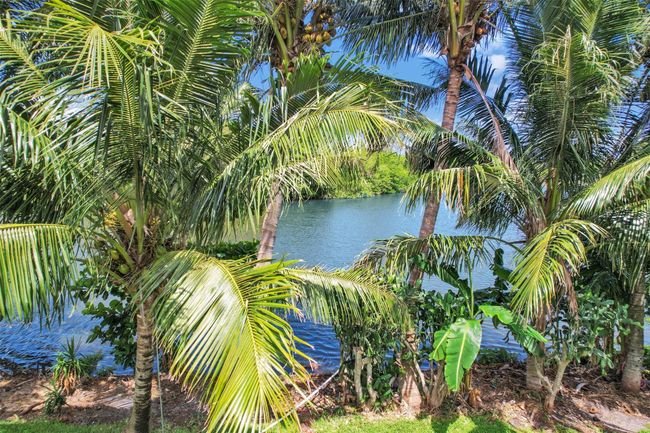 324 Davis Rd, House other with 5 bedrooms, 2 bathrooms and null parking in Palm Springs FL | Image 8