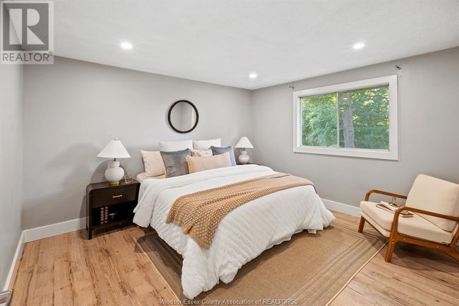 1361 Isabelle Pl, Home with 5 bedrooms, 2 bathrooms and null parking in Windsor ON | Image 25