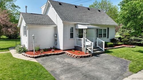 200 Thorndale Avenue, West Seneca, NY, 14224 | Card Image